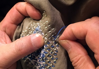 Dokumentation hämtat från utställningen och workshopar Först var det mörkt - konst, återbruk och odling som motstånd i ETC Solpark, Katrineholm med Takao Momiyama och Gunnel Pettersson © Pettersson/ Momiyama