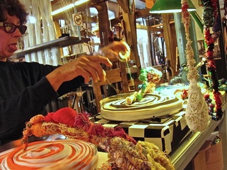 Sonja och Monica, Almgrens Sidenväveri 2016 © Monica Nilsson