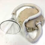 Tratt med bälg, diameter på tratt 22 cm ©Mona Petersson