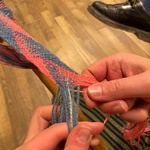 Workshop, "fläta strumpeband på grenklyka"